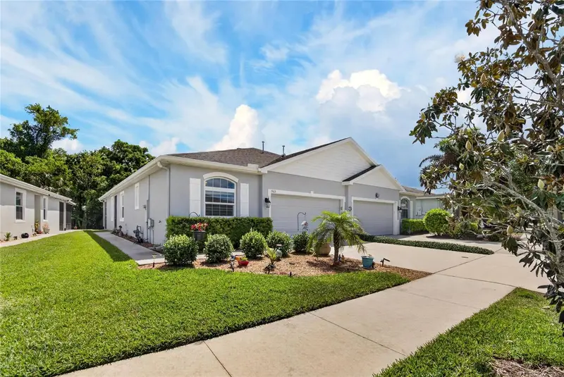 7418 Surrey Pines Dr, FL