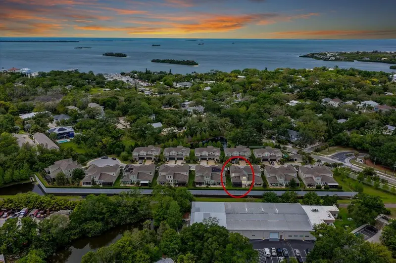 603 Ozona Village Dr, FL