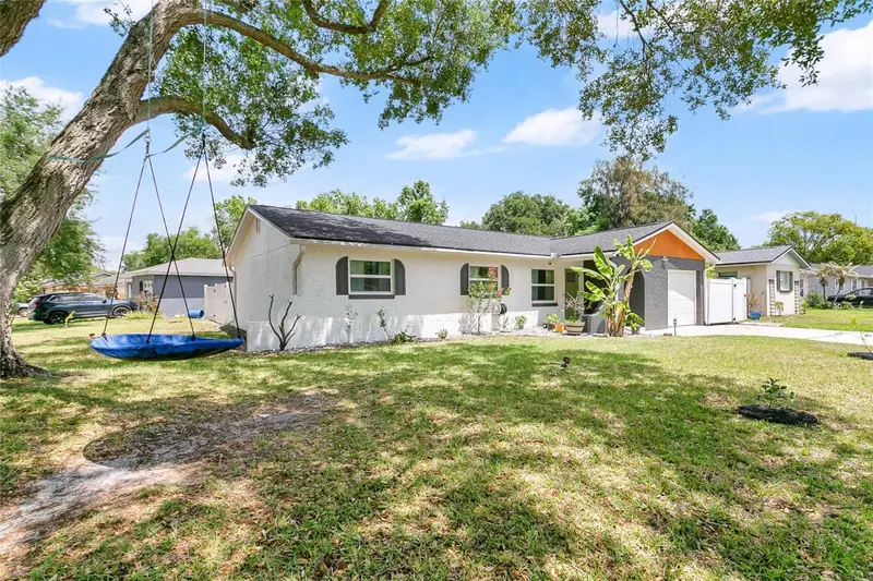 851 Darwin Dr, FL