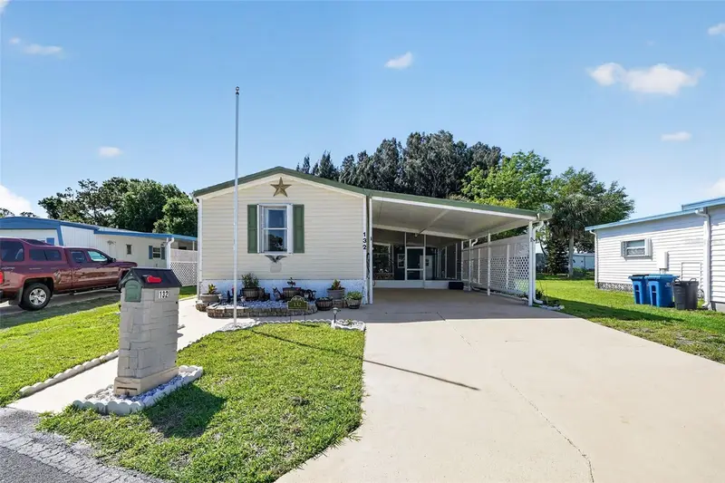 132 Holiday Park Blvd Ne, FL