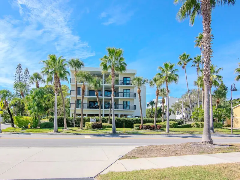 3200 Gulf Blvd #103, FL