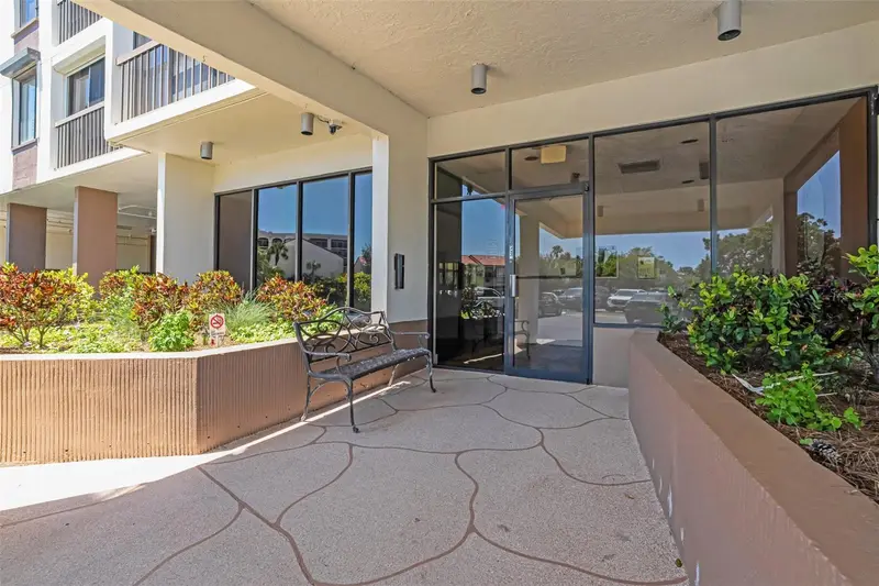 255 Dolphin Pt #501, FL