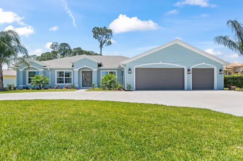 43 Edgewater Dr, FL