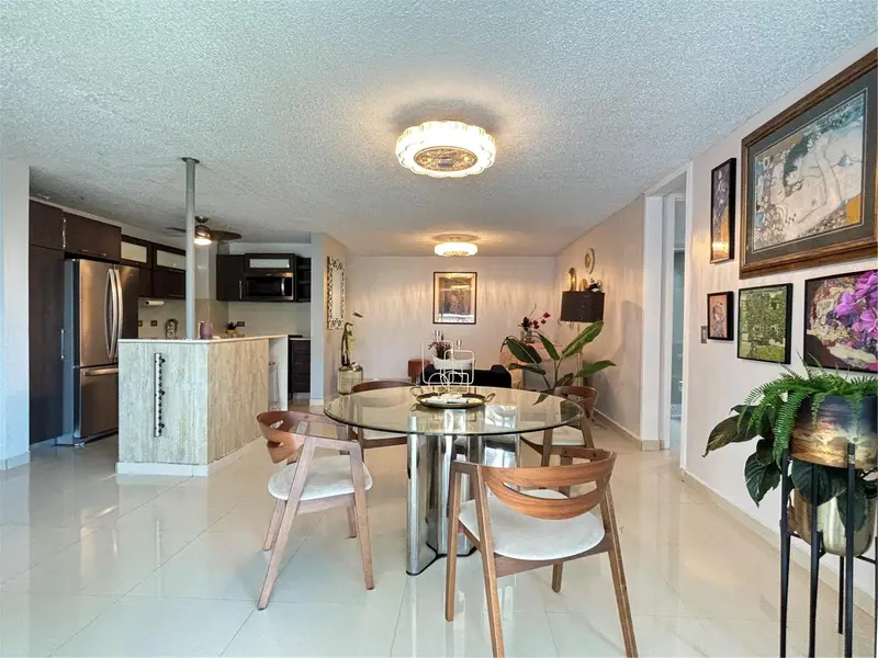 1248 Av. Luis Vigoreaux #8, PR