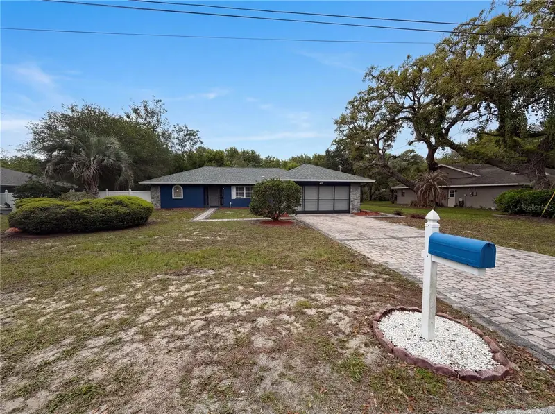7650 Holiday Dr, FL