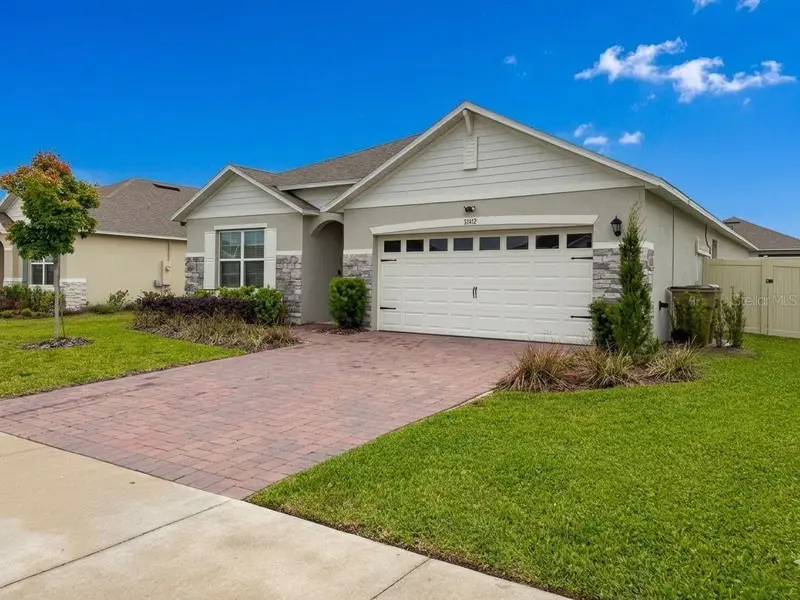 33412 Country House Dr, FL