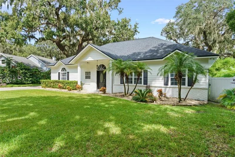 715 Magnolia St, FL