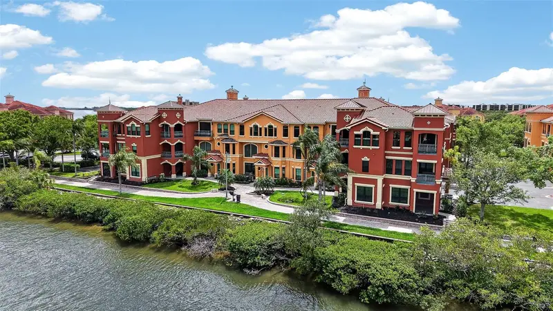 2746 Via Tivoli #116a, FL