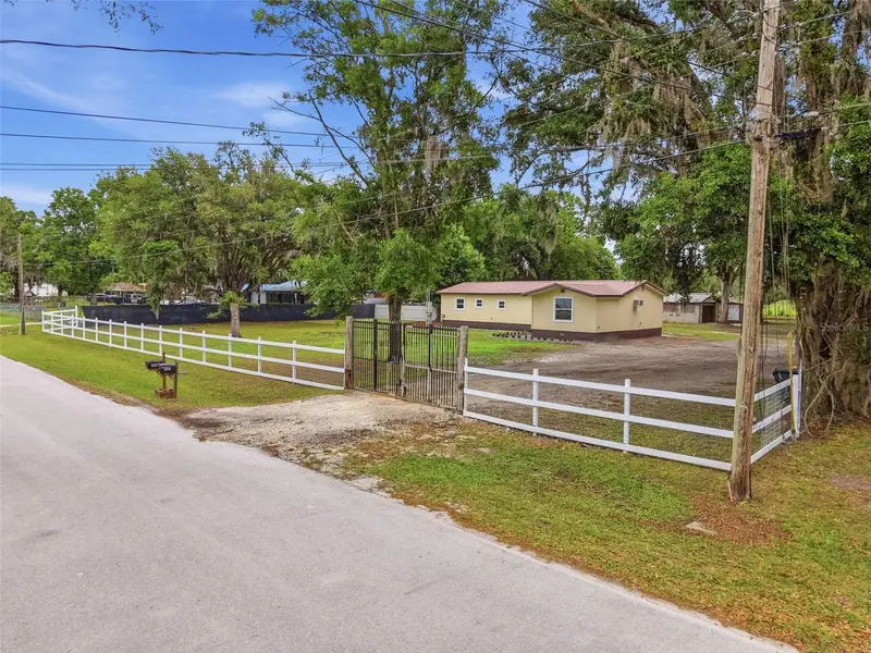 5063 Walnut Cir E, FL