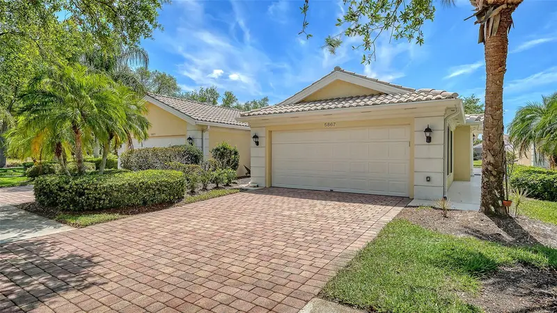5867 Helicon Pl, FL