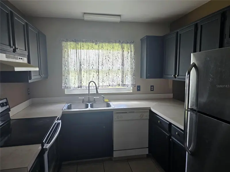 569 Hunter Cir, FL