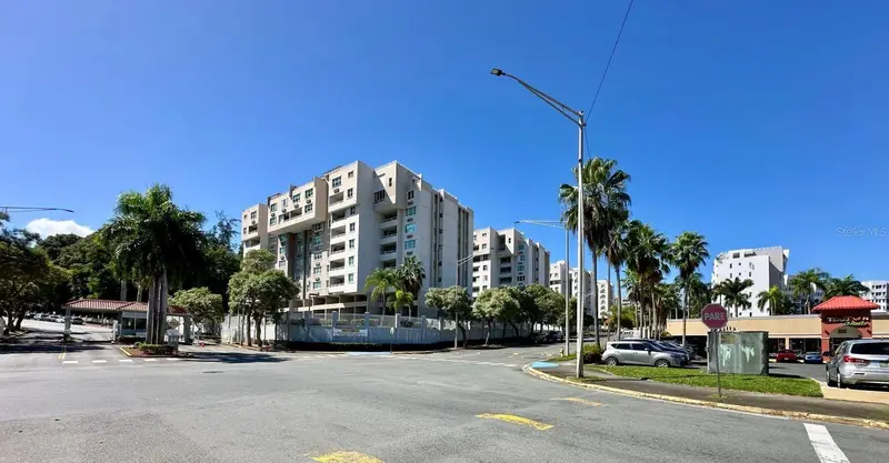 Cond. Torres Del Escorial 4002 Ave. Jose De Diego #606, PR