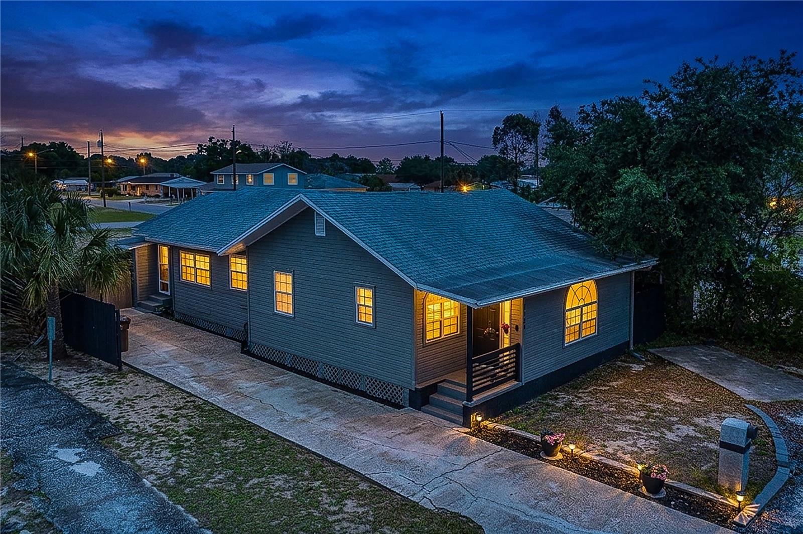 1124 Avenue F, FL
