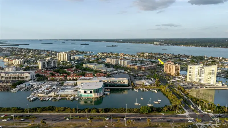 51 Island Way #801, FL