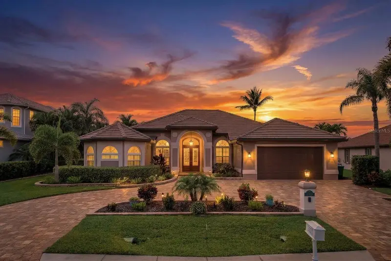2022 El Dorado Pkwy W, FL