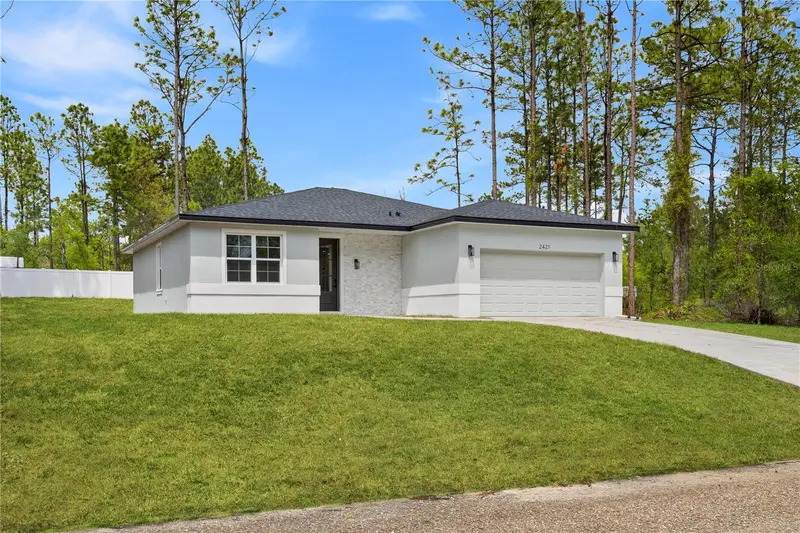 2421 W Landmark Dr, FL
