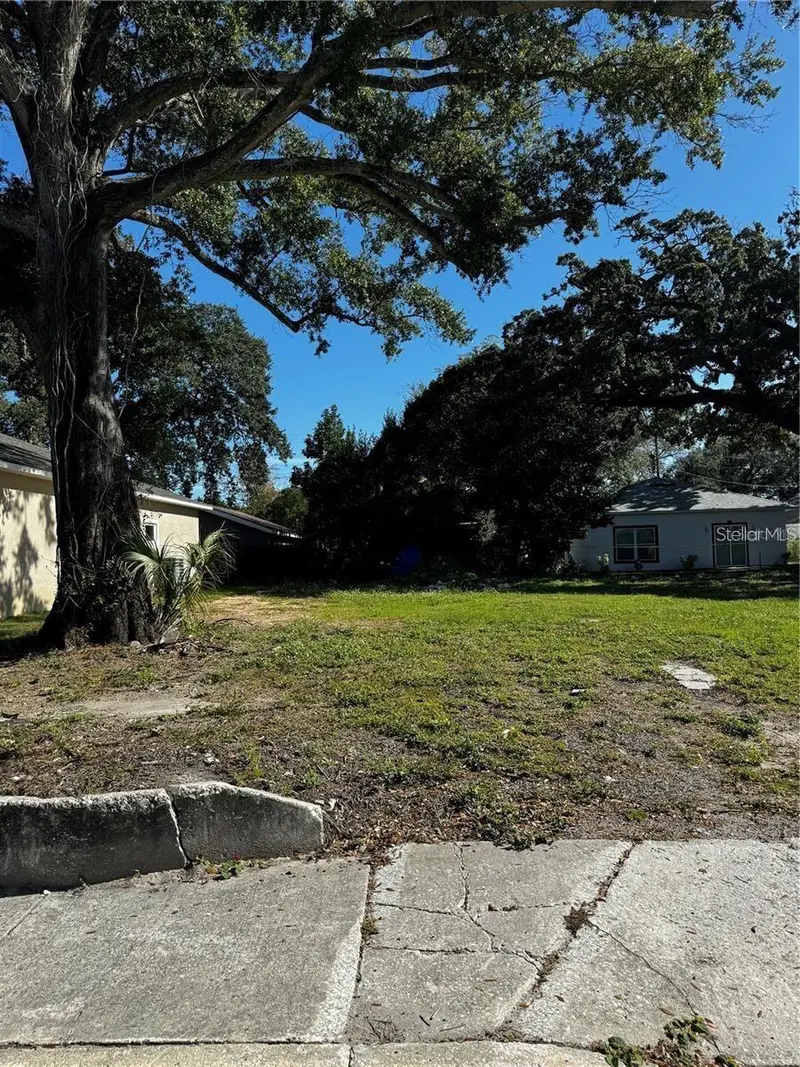 735 Easy Ave, FL
