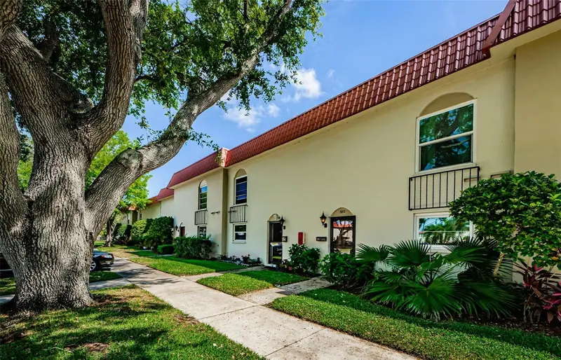 2700 Bayshore Blvd #580, FL
