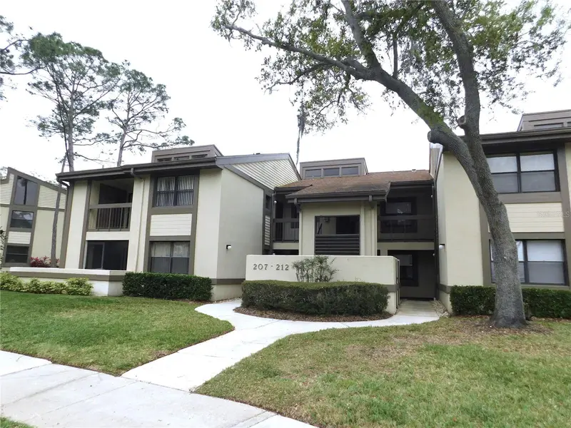 207 Woodlake Wynde #207, FL