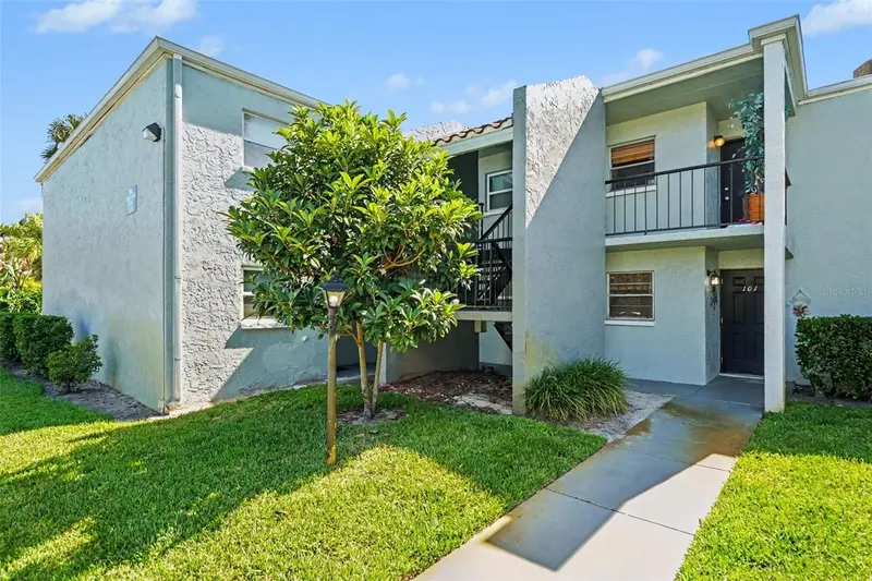 2845 Somerset Park Dr #101, FL