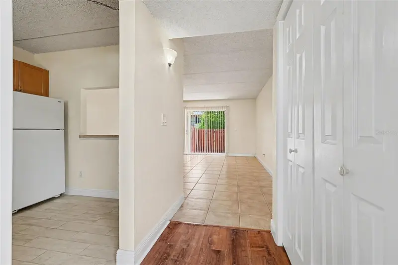 2845 Somerset Park Dr #101, FL