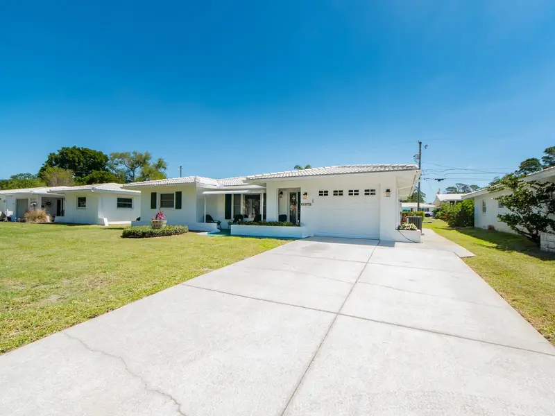 9227 143rd St, FL