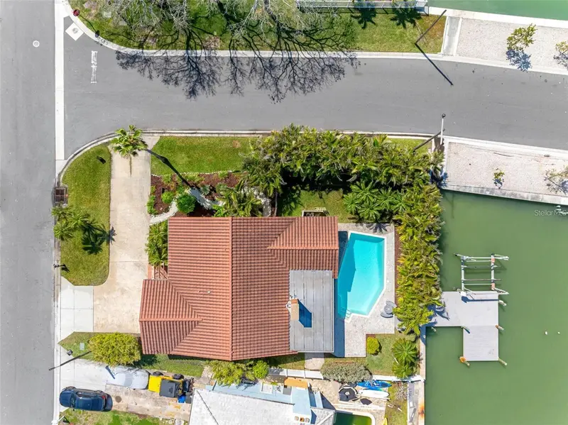 562 Johns Pass Ave, FL