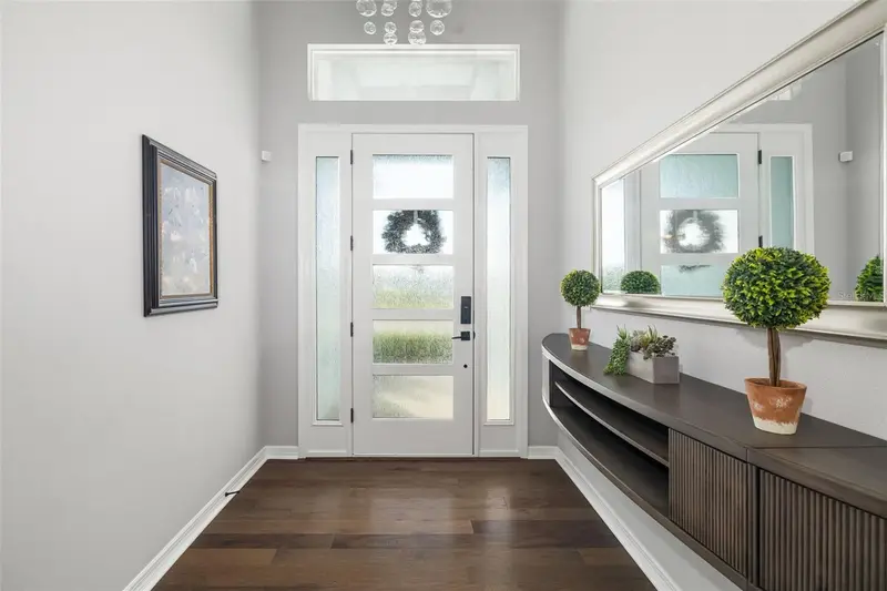 438 Whistler Gln, FL