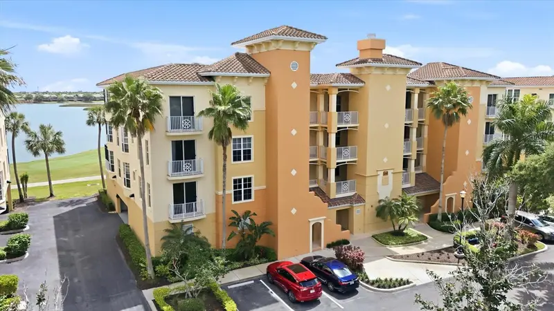 6360 Watercrest Way #201, FL