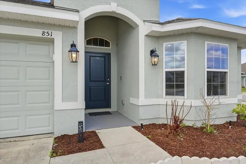 851 Vienna Dr, FL