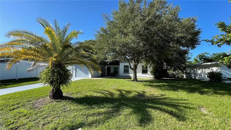 2832 Bay St, FL