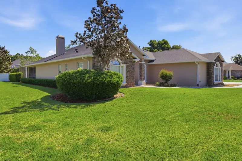 2125 Se 25th Loop, FL