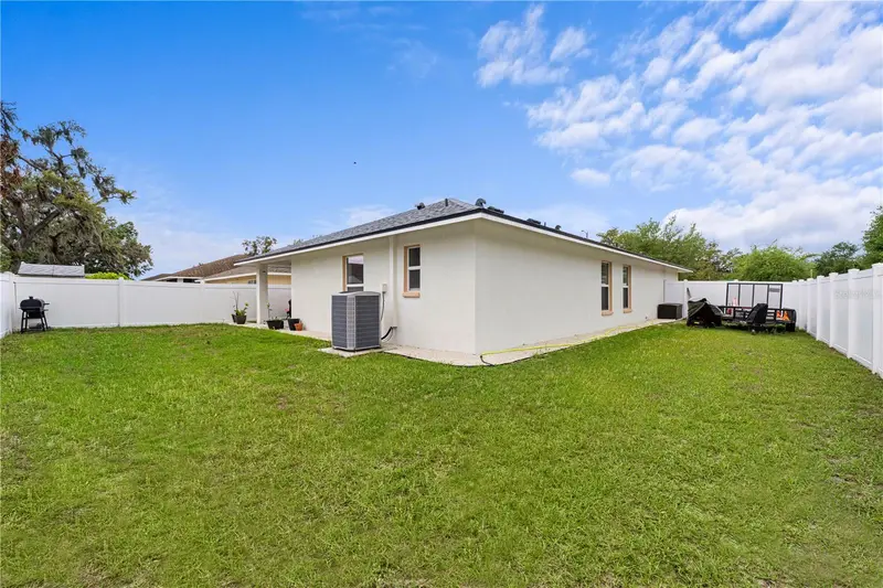 15404 Bama Breeze Pl, FL