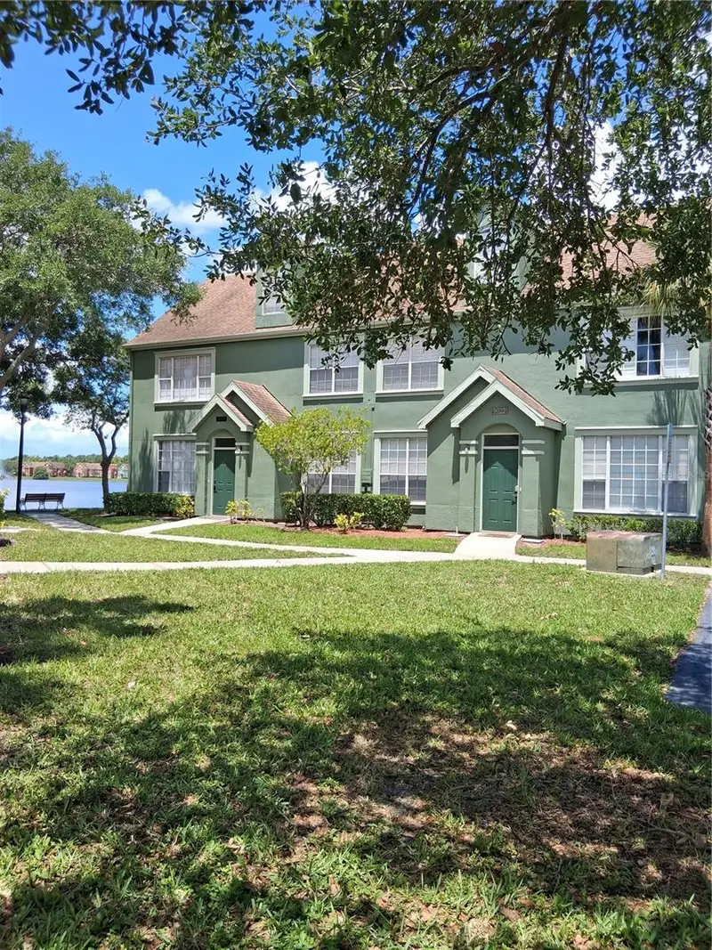 9020 Lake Chase Island Way #9020, FL