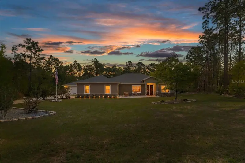 5327 N Mallows Cir, FL