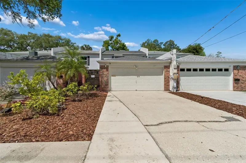 105 S Manhattan Ave, FL