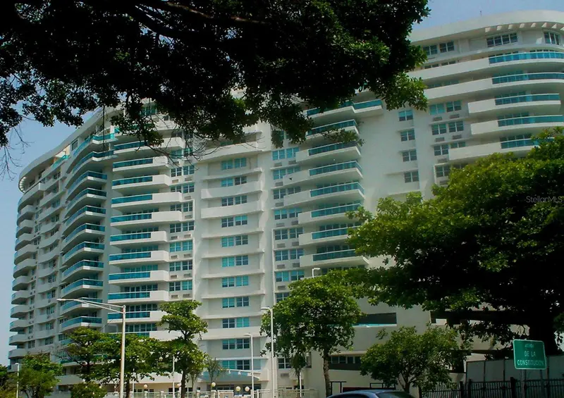 550 Ave Constitucion #1008, PR