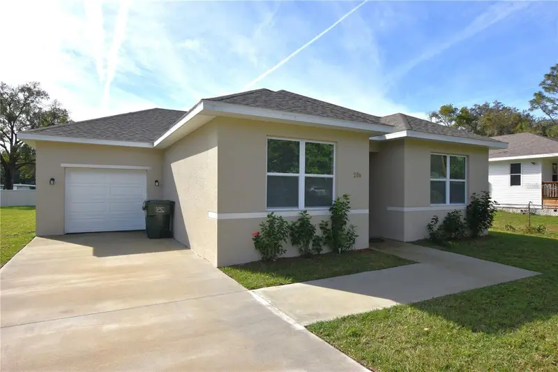 206 W Crescent Dr, FL