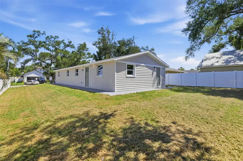 1802 Robinhood St, FL
