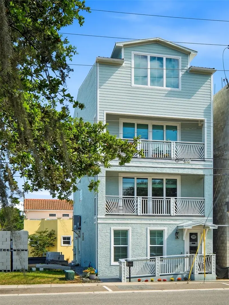 140 Julia St, FL