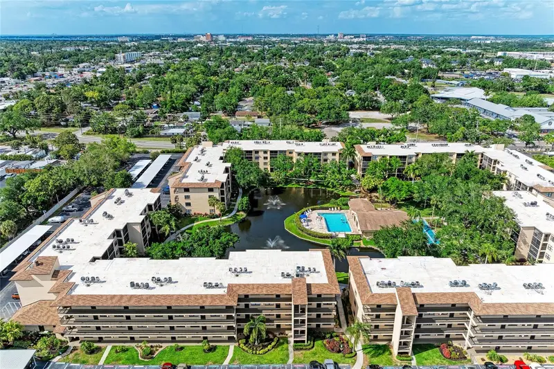 625 30th Ave W #G203, FL