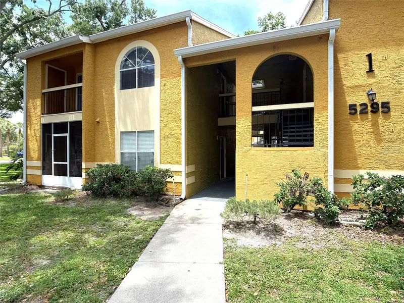5295 Images Cir #201, FL