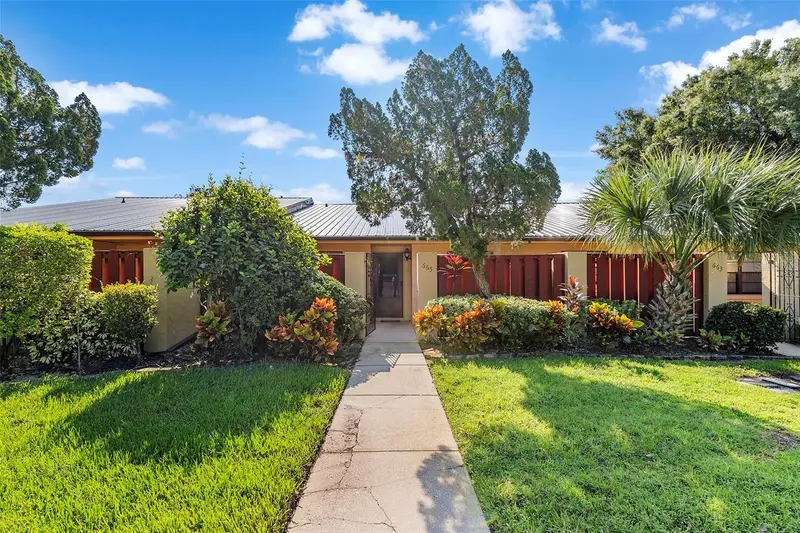 665 Broadmoor Cir, FL