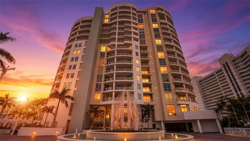 990 Boulevard Of The Arts #604, FL