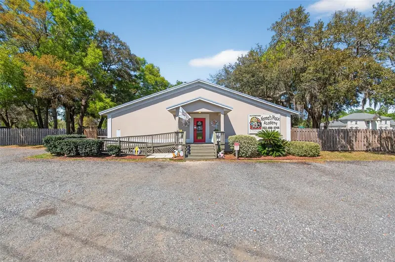 951 E Hathaway Ave, FL