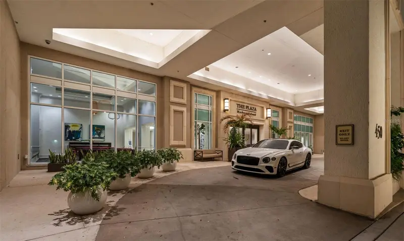 450 Knights Run Ave #2004, FL