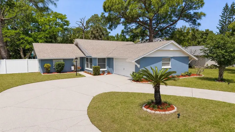 823 Riverside Dr, FL