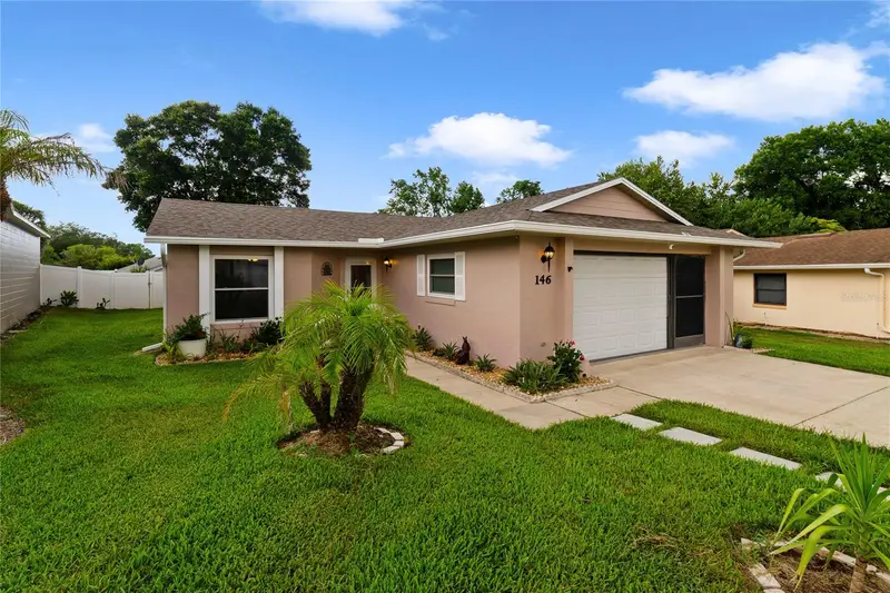 146 Mayfair Ct, FL