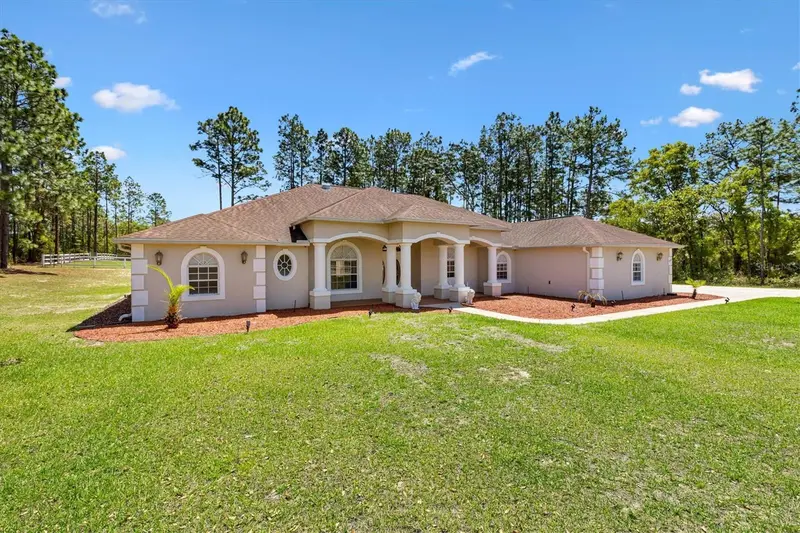 2567 N Stampede Dr, FL