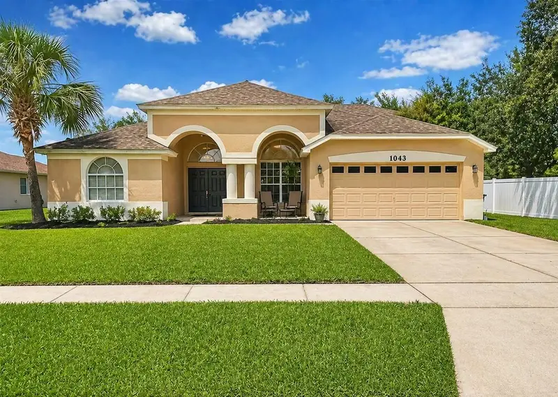 1043 Chamberlin Trl, FL